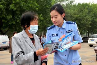 曼晚：奥纳纳担心他若去踢非洲杯，可能会失去曼联一门的位置